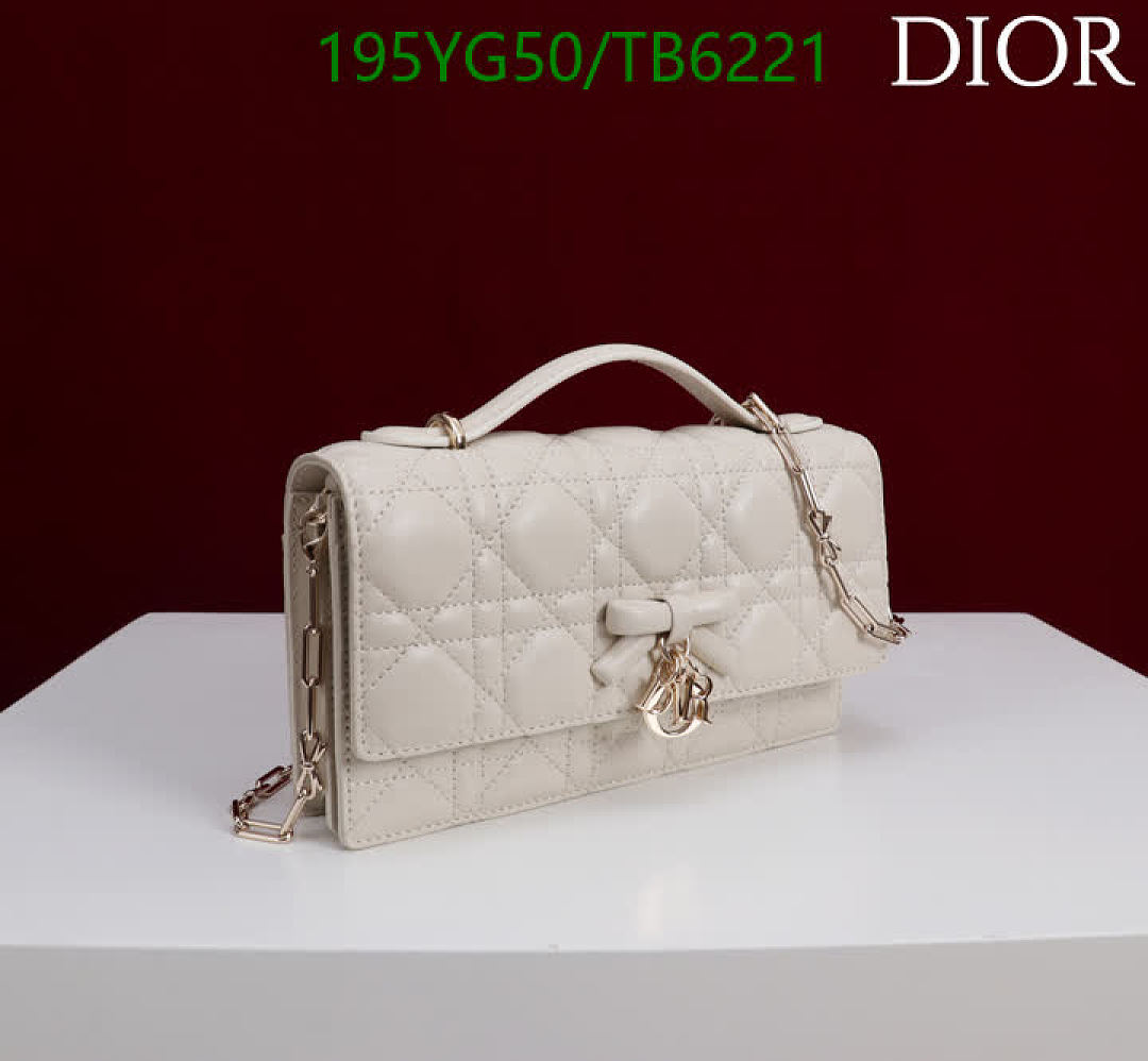 Dior-Bags(5A) Code: TB6221 $: 195USD