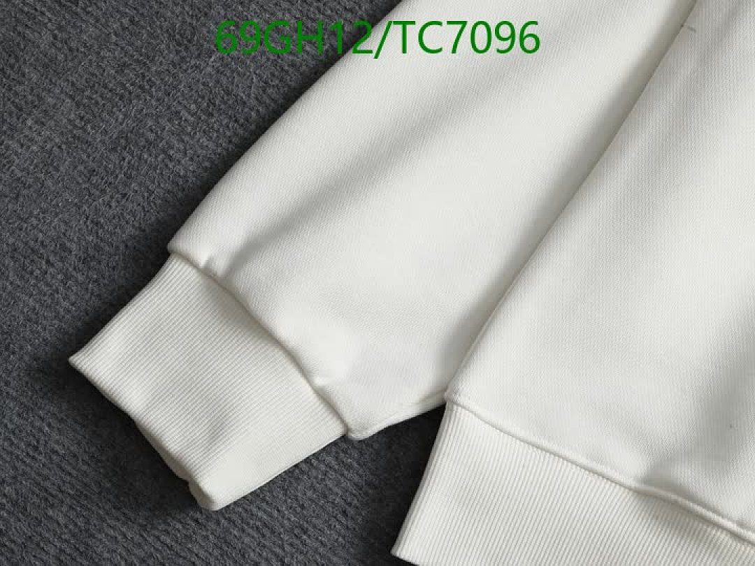 LV-Clothing Code: TC7096 $: 69USD
