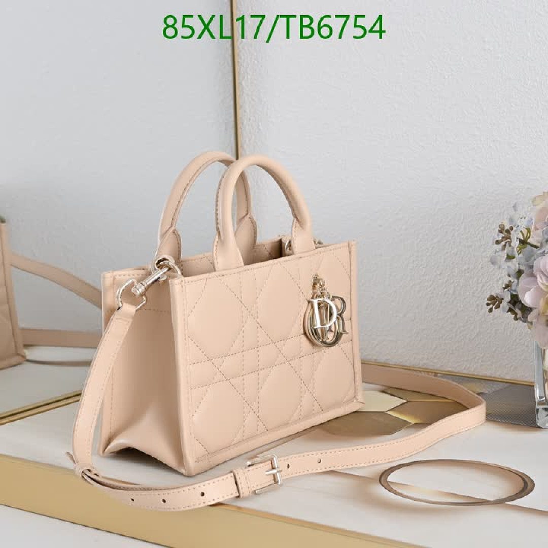 Dior-Bags(4A) Code: TB6754 $: 85USD