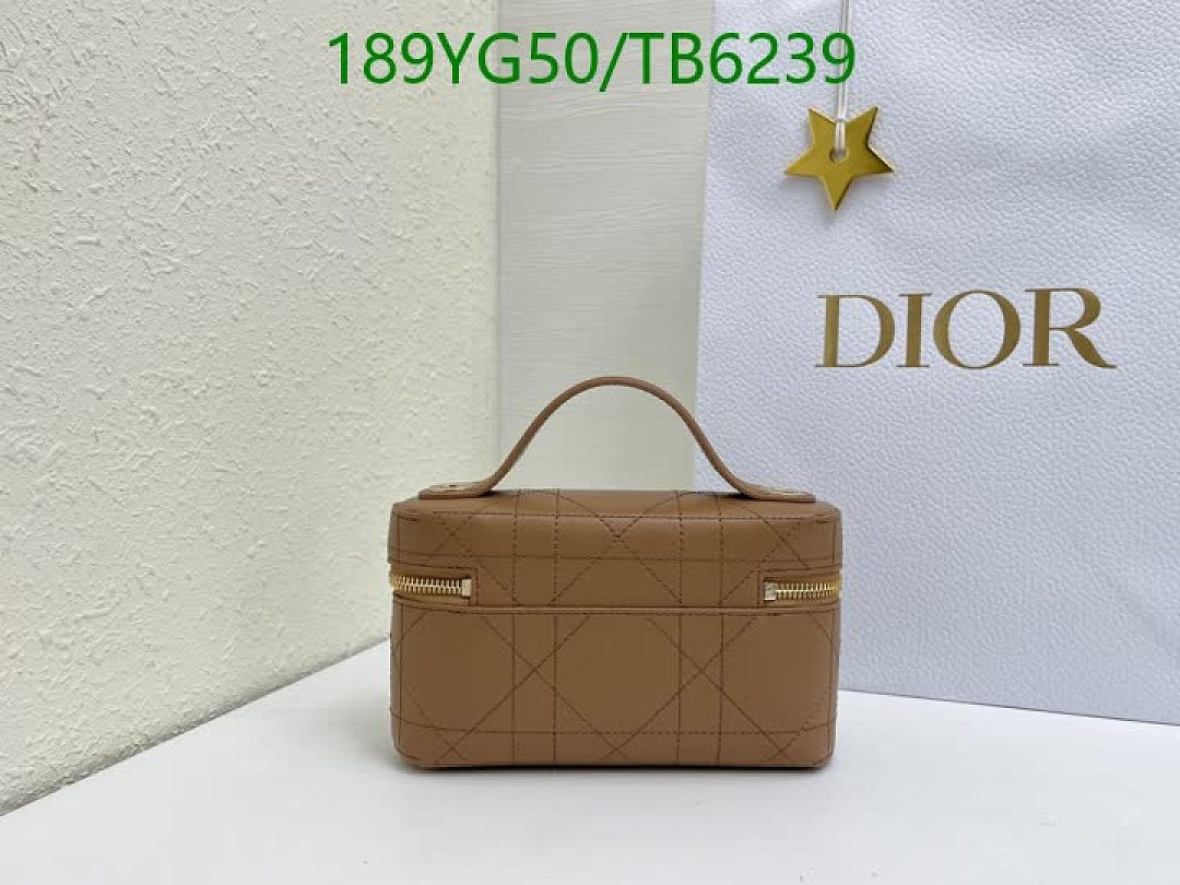 Dior-Bags(5A) Code: TB6239 $: 189USD