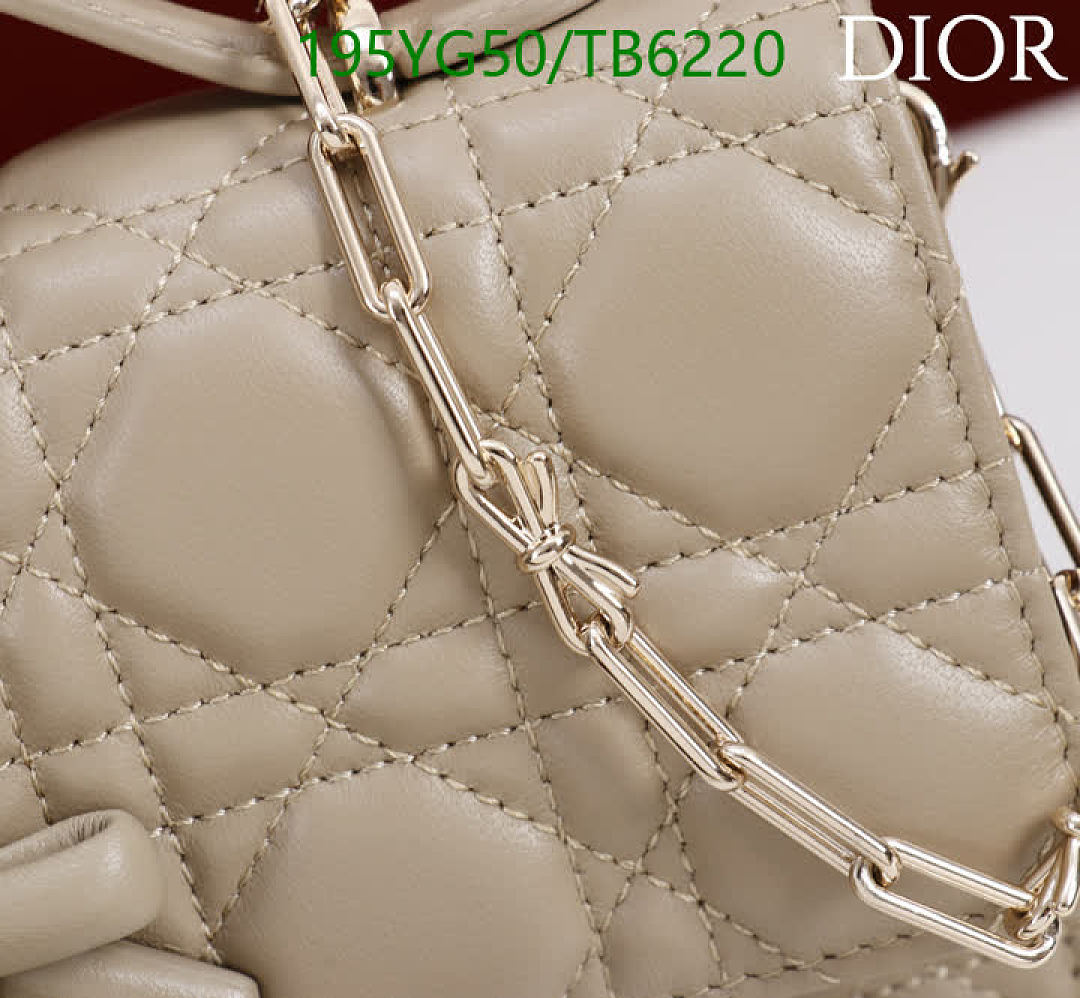 Dior-Bags(5A) Code: TB6220 $: 195USD