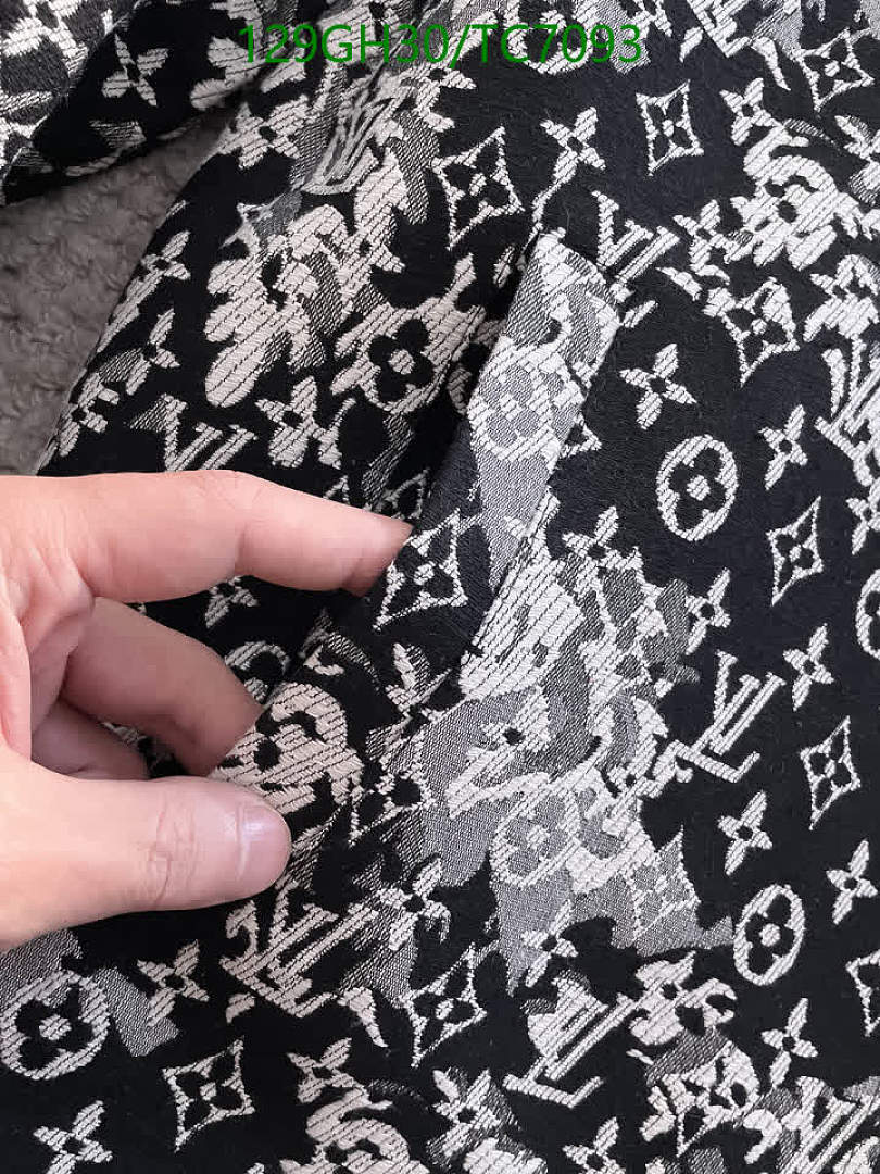 LV-Clothing Code: TC7093 $: 129USD