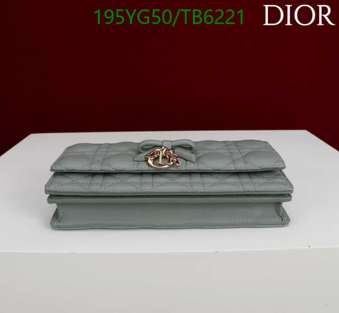 Dior-Bags(5A) Code: TB6221 $: 195USD