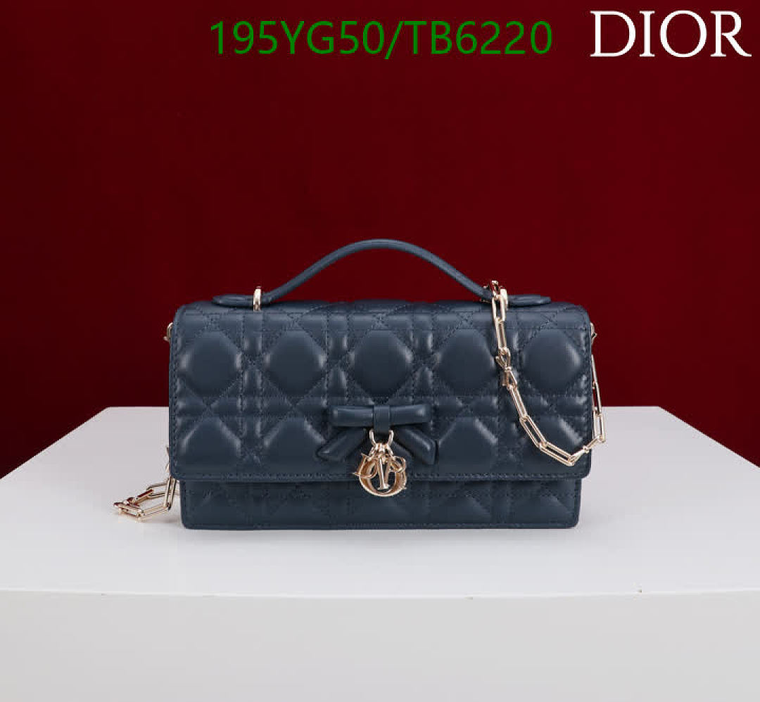 Dior-Bags(5A) Code: TB6220 $: 195USD