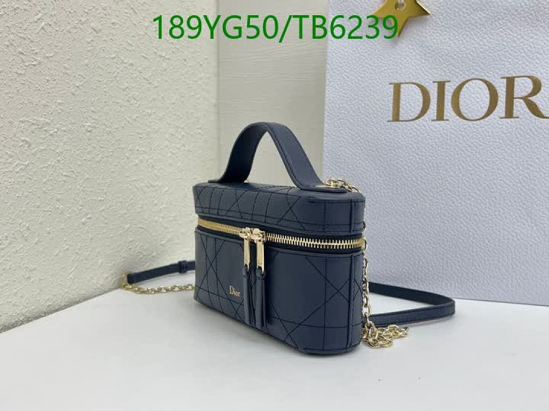 Dior-Bags(5A) Code: TB6239 $: 189USD