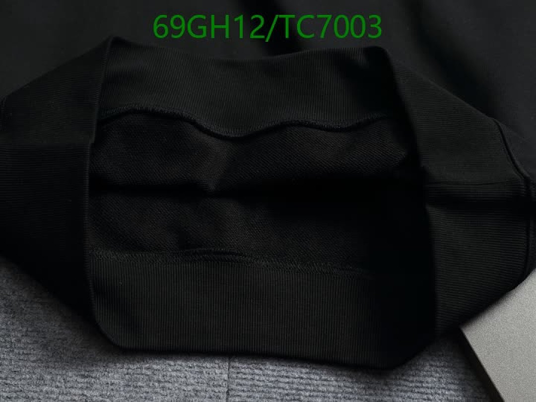 LV-Clothing Code: TC7003 $: 69USD