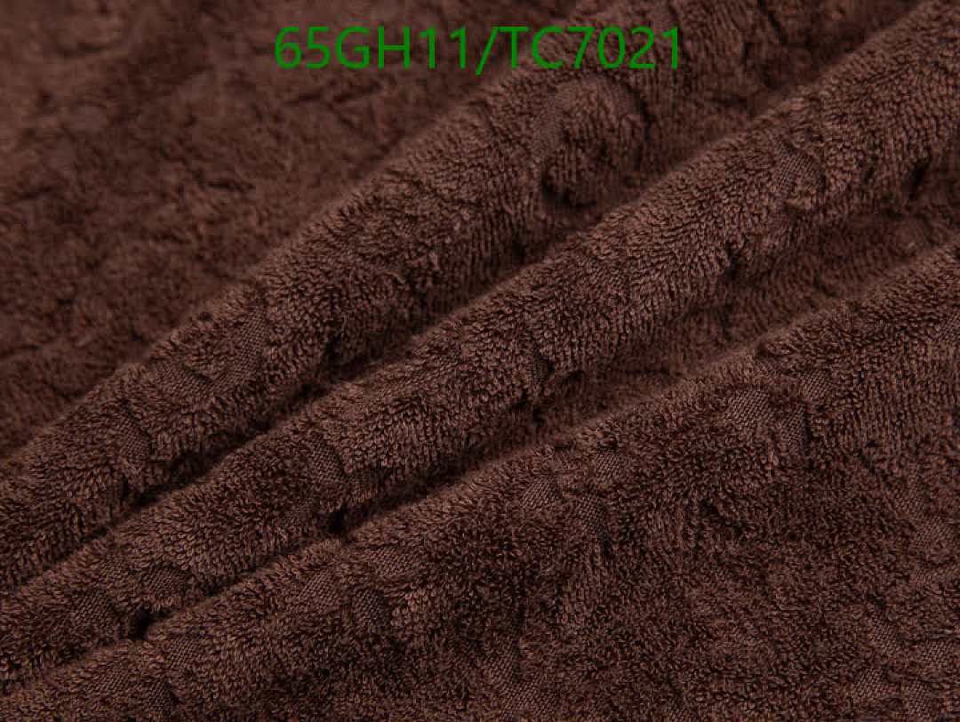 LV-Clothing Code: TC7021 $: 65USD
