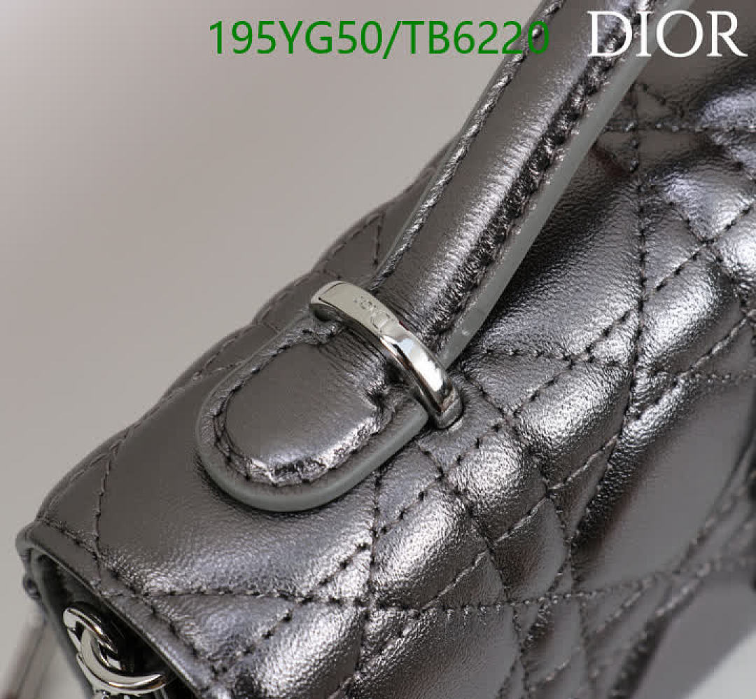 Dior-Bags(5A) Code: TB6220 $: 195USD