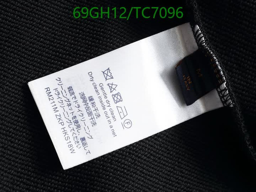 LV-Clothing Code: TC7096 $: 69USD