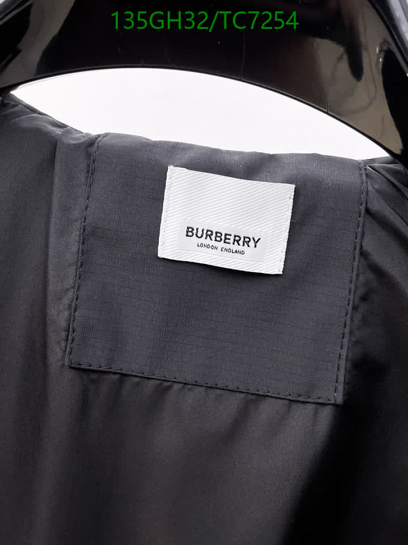 Burberry-Clothing Code: TC7254 $: 135USD