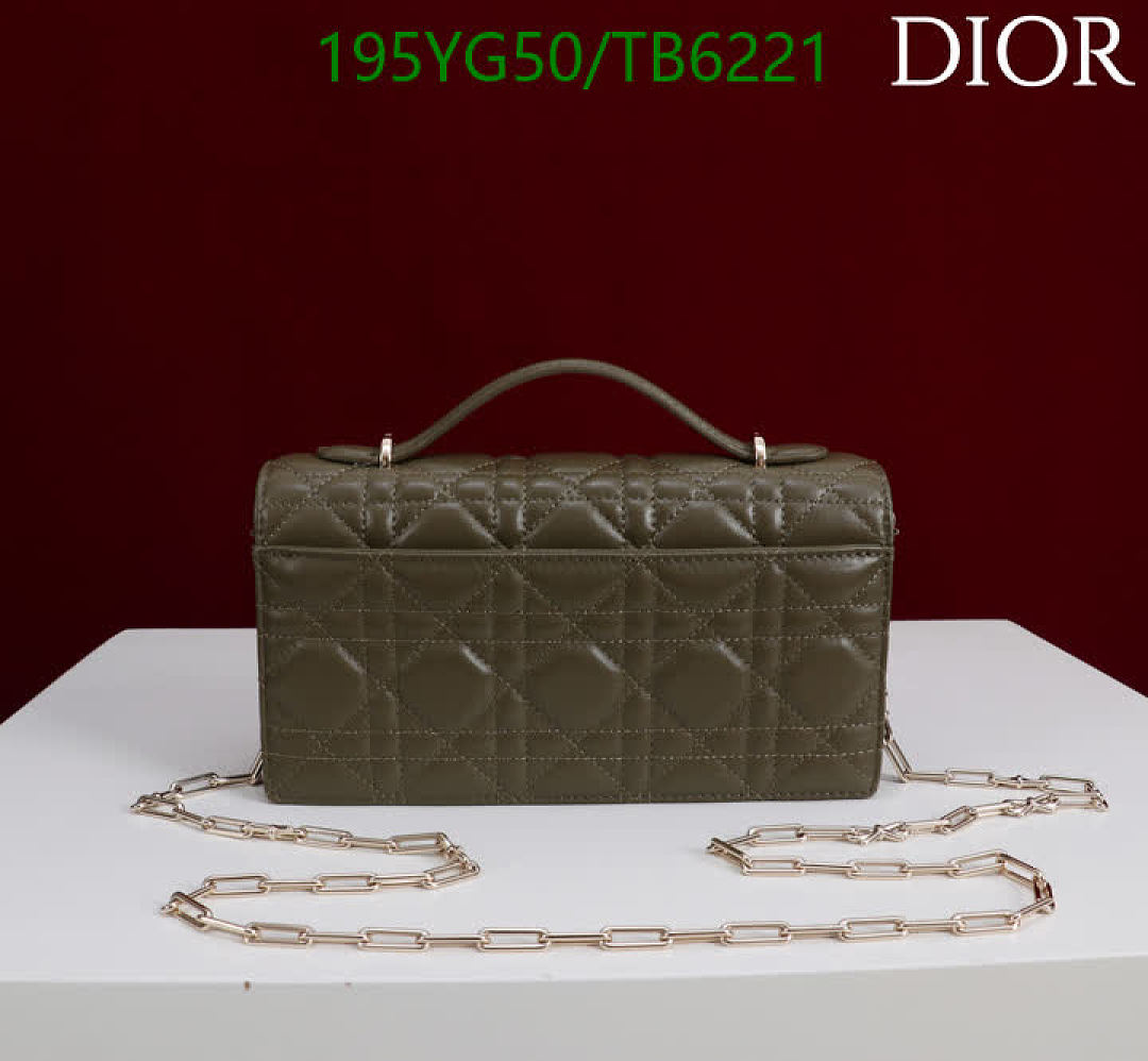 Dior-Bags(5A) Code: TB6221 $: 195USD