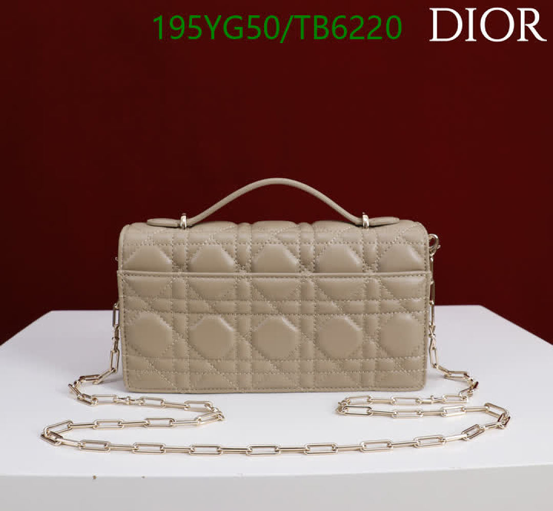 Dior-Bags(5A) Code: TB6220 $: 195USD
