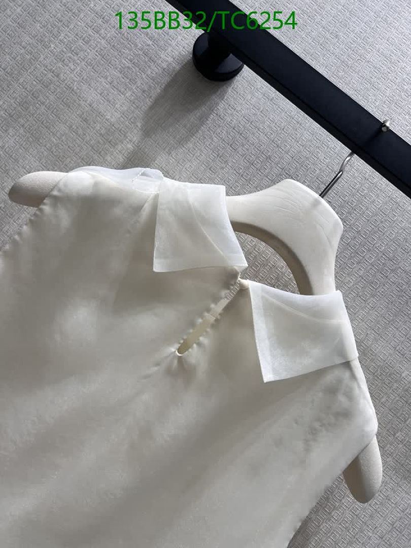 LV-Clothing Code: TC6254 $: 135USD