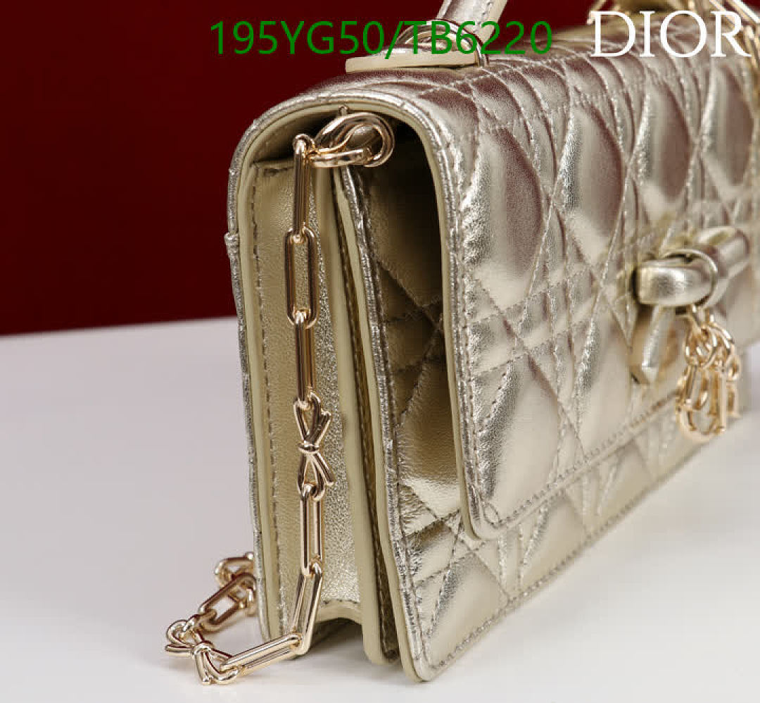 Dior-Bags(5A) Code: TB6220 $: 195USD