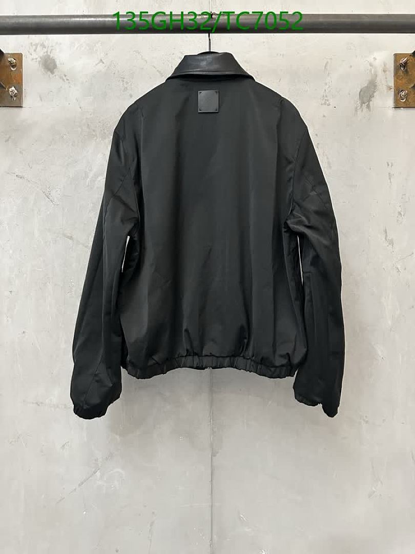 LV-Clothing Code: TC7052 $: 135USD