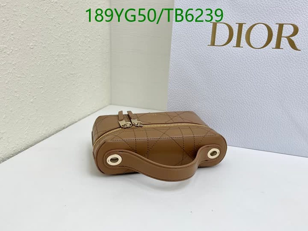 Dior-Bags(5A) Code: TB6239 $: 189USD