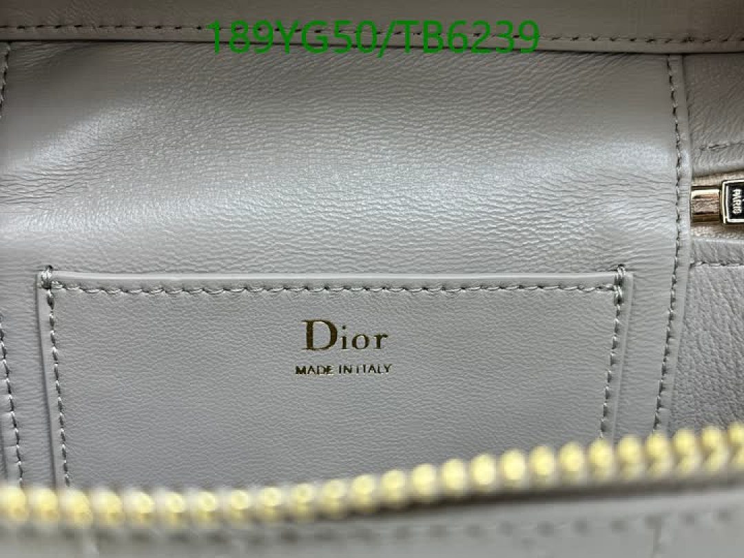 Dior-Bags(5A) Code: TB6239 $: 189USD