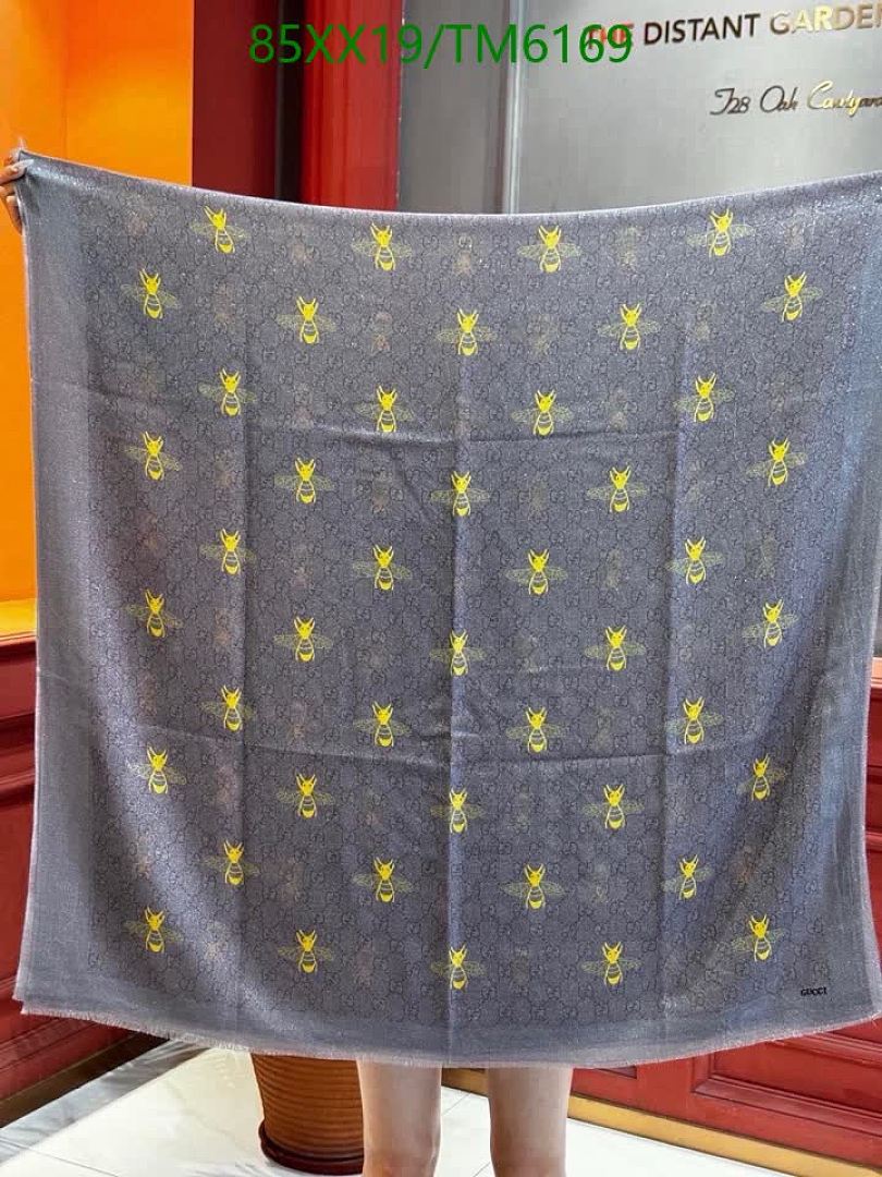 Hermes-Scarves Code: TM6169 $: 85USD