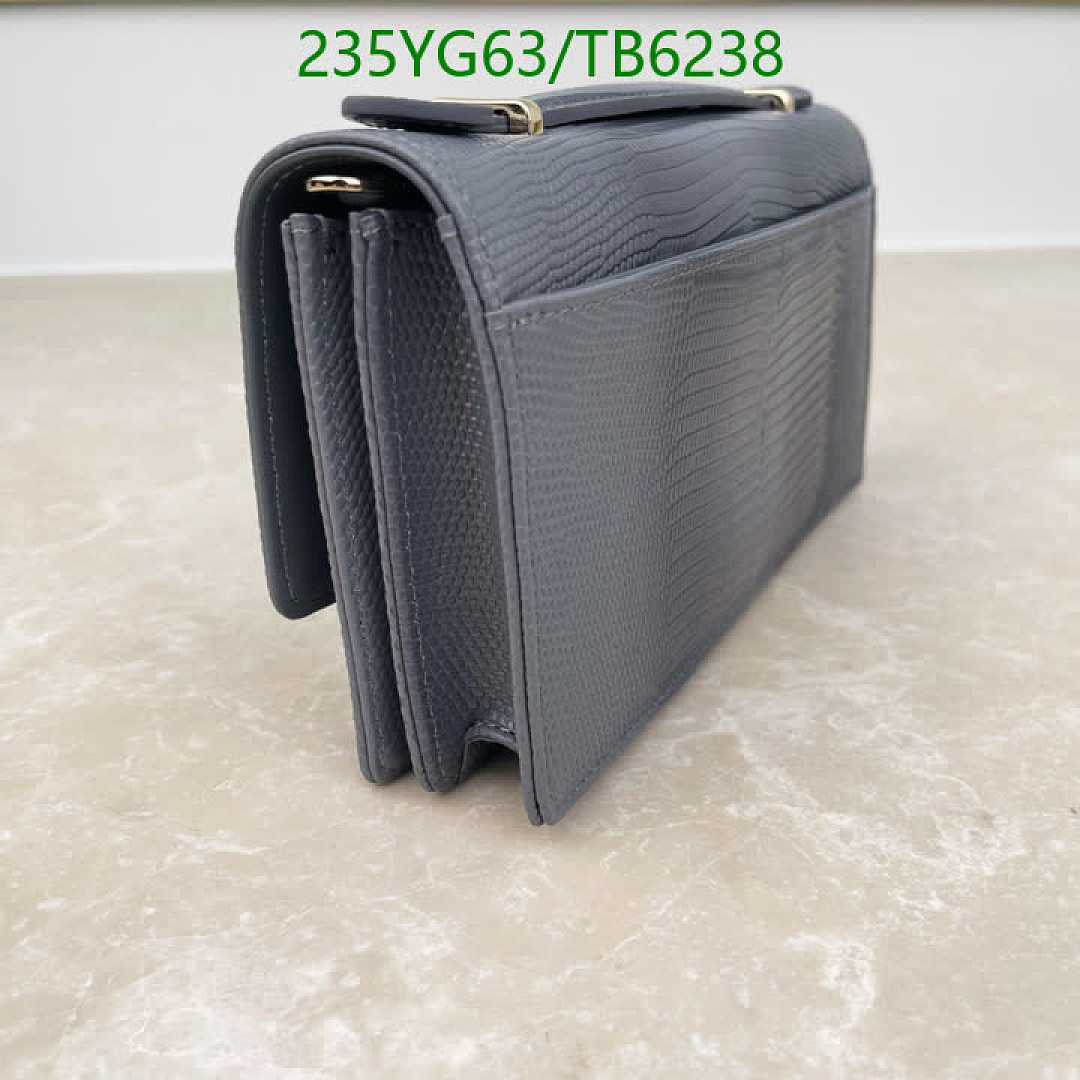 Dior-Bags(5A) Code: TB6238 $: 235USD