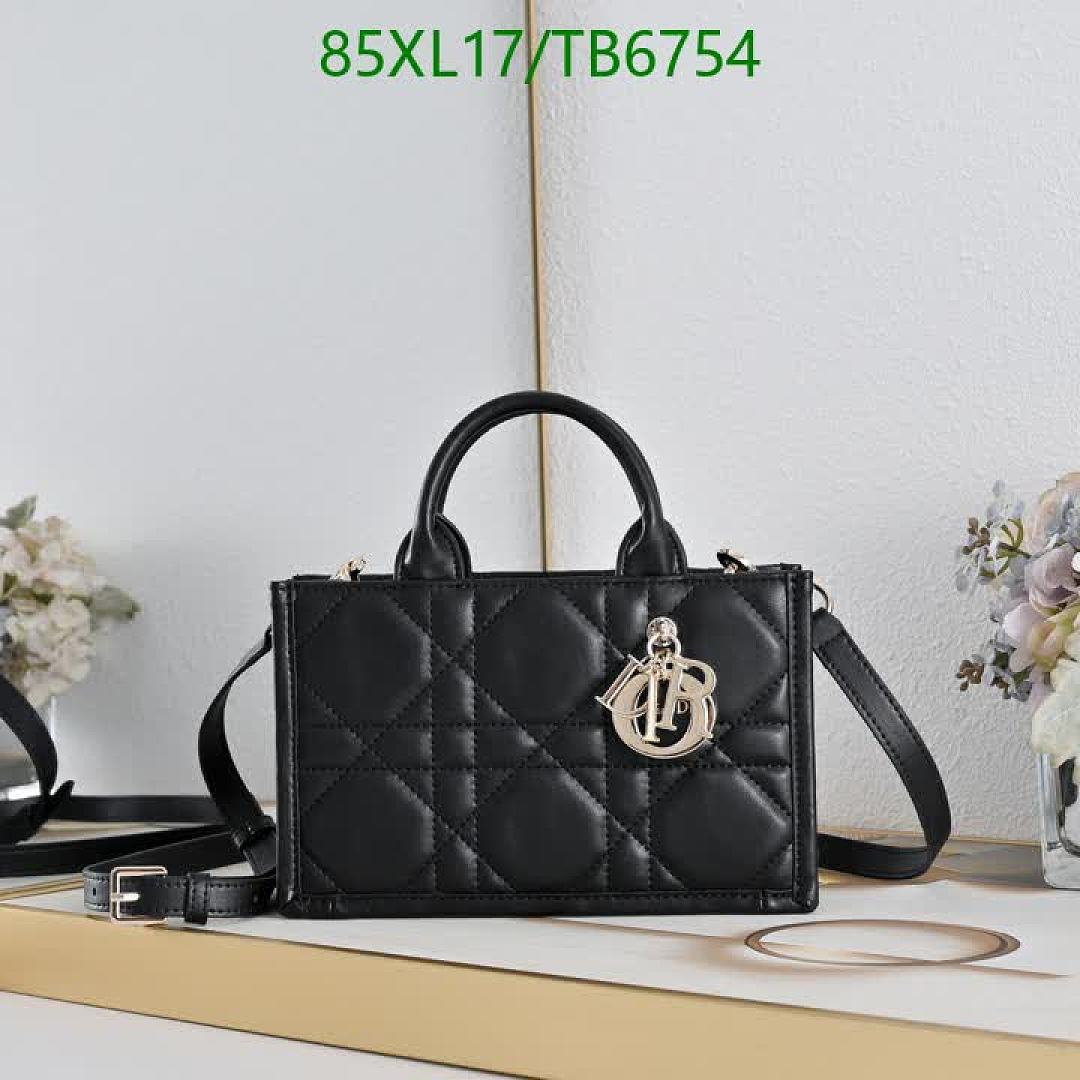 Dior-Bags(4A) Code: TB6754 $: 85USD