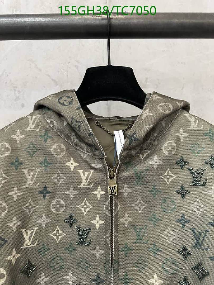 LV-Clothing Code: TC7050 $: 155USD