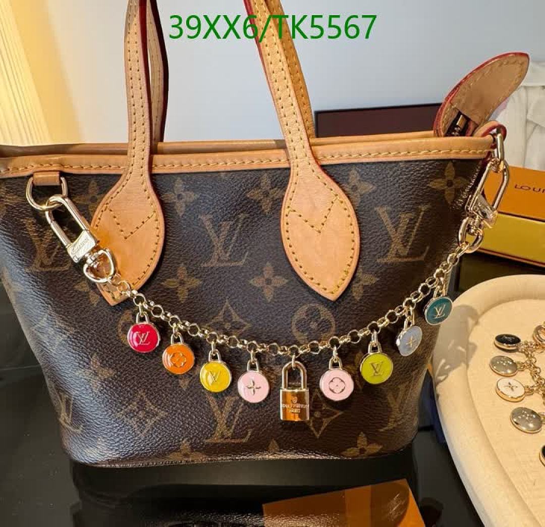 LV-Keychains & Bag Charms Code: TK5567 $: 39USD