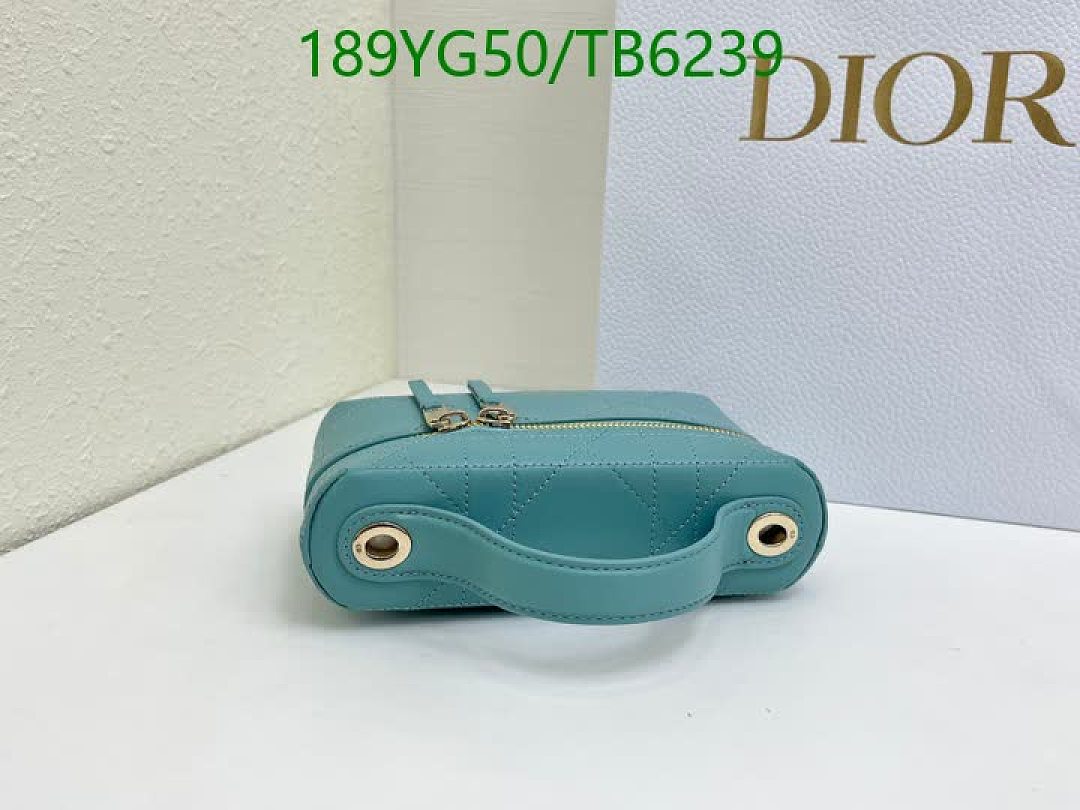 Dior-Bags(5A) Code: TB6239 $: 189USD