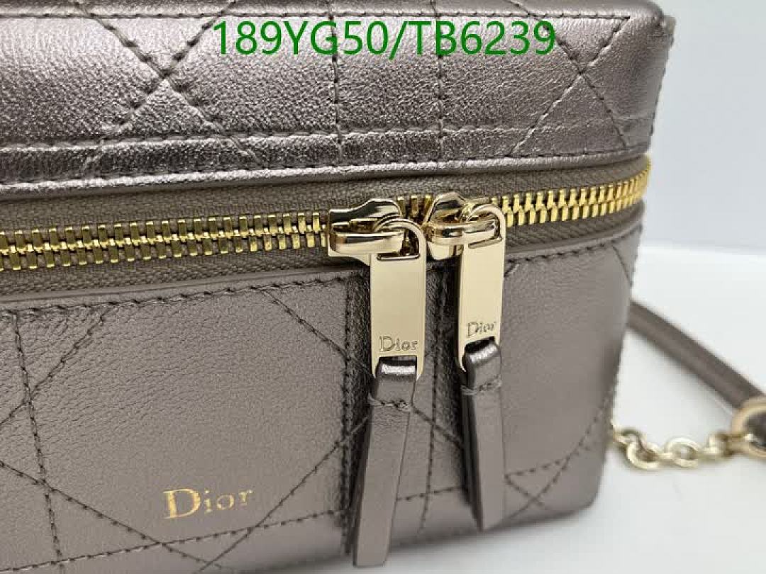 Dior-Bags(5A) Code: TB6239 $: 189USD