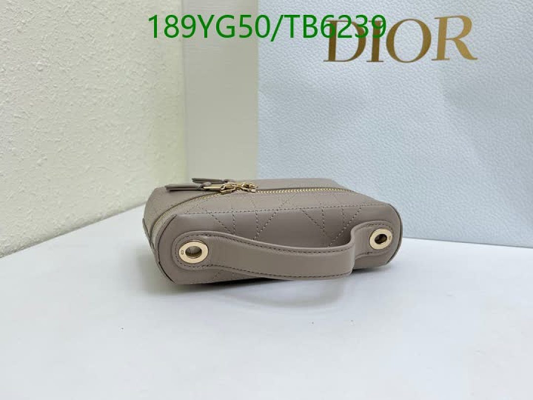 Dior-Bags(5A) Code: TB6239 $: 189USD