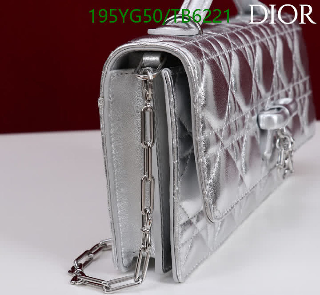 Dior-Bags(5A) Code: TB6221 $: 195USD
