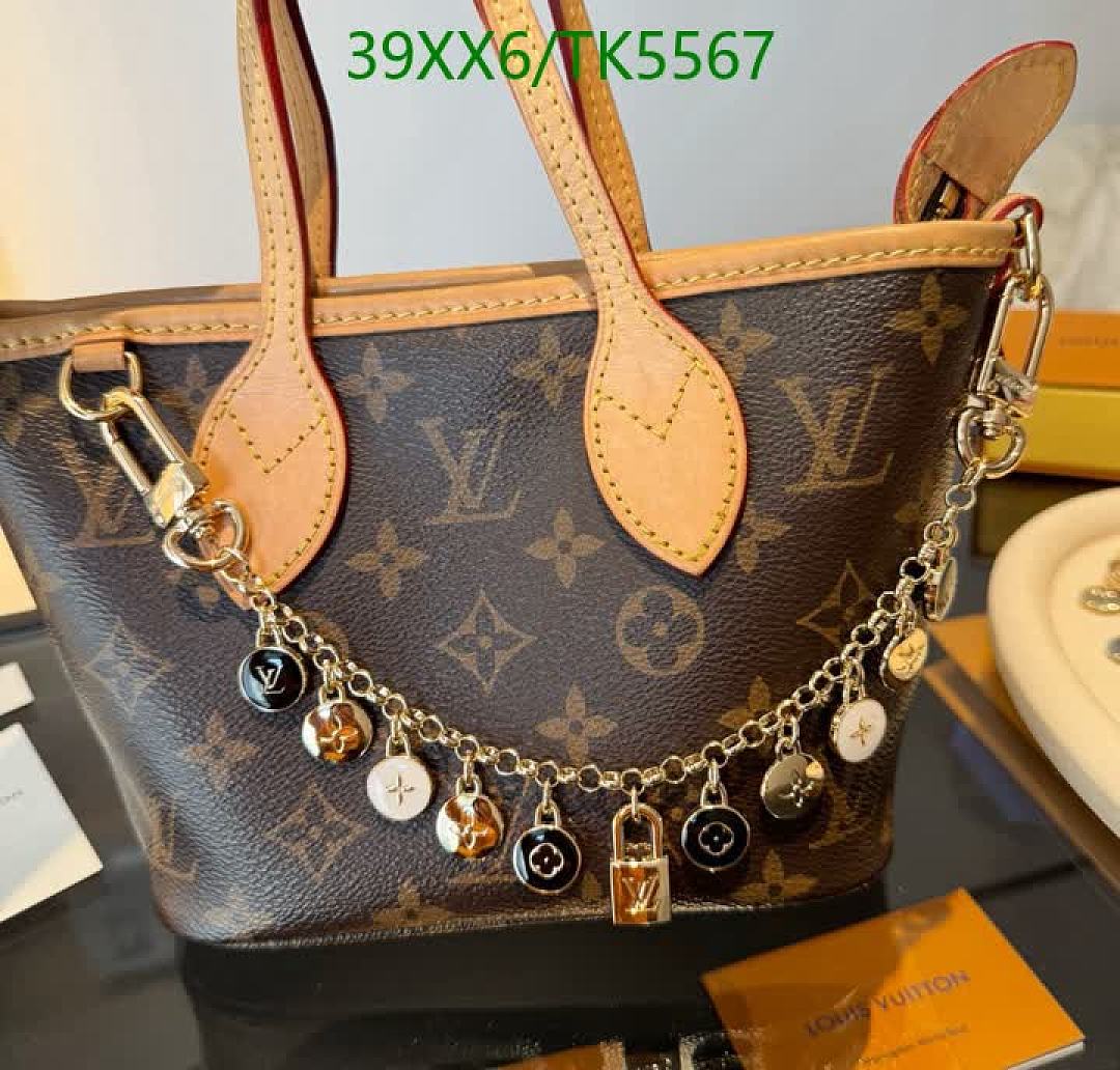 LV-Keychains & Bag Charms Code: TK5567 $: 39USD