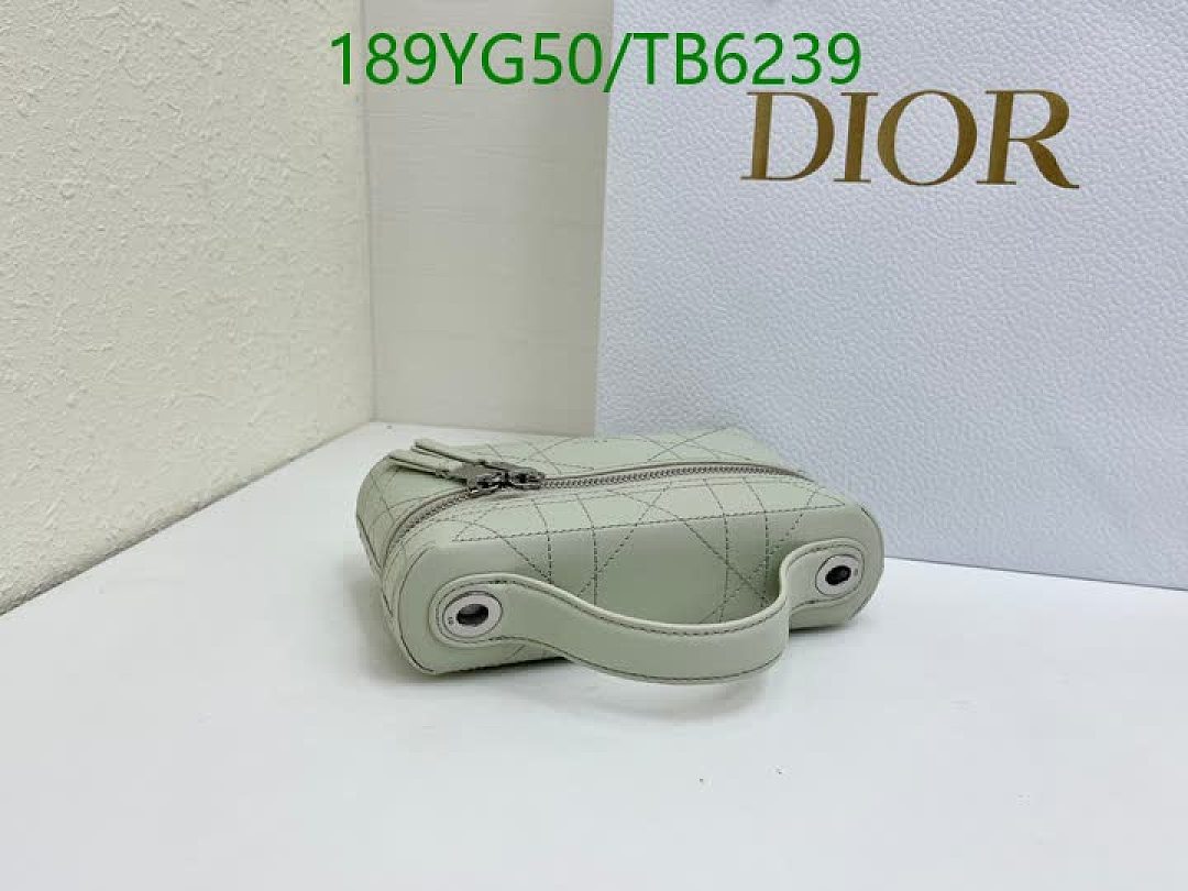Dior-Bags(5A) Code: TB6239 $: 189USD
