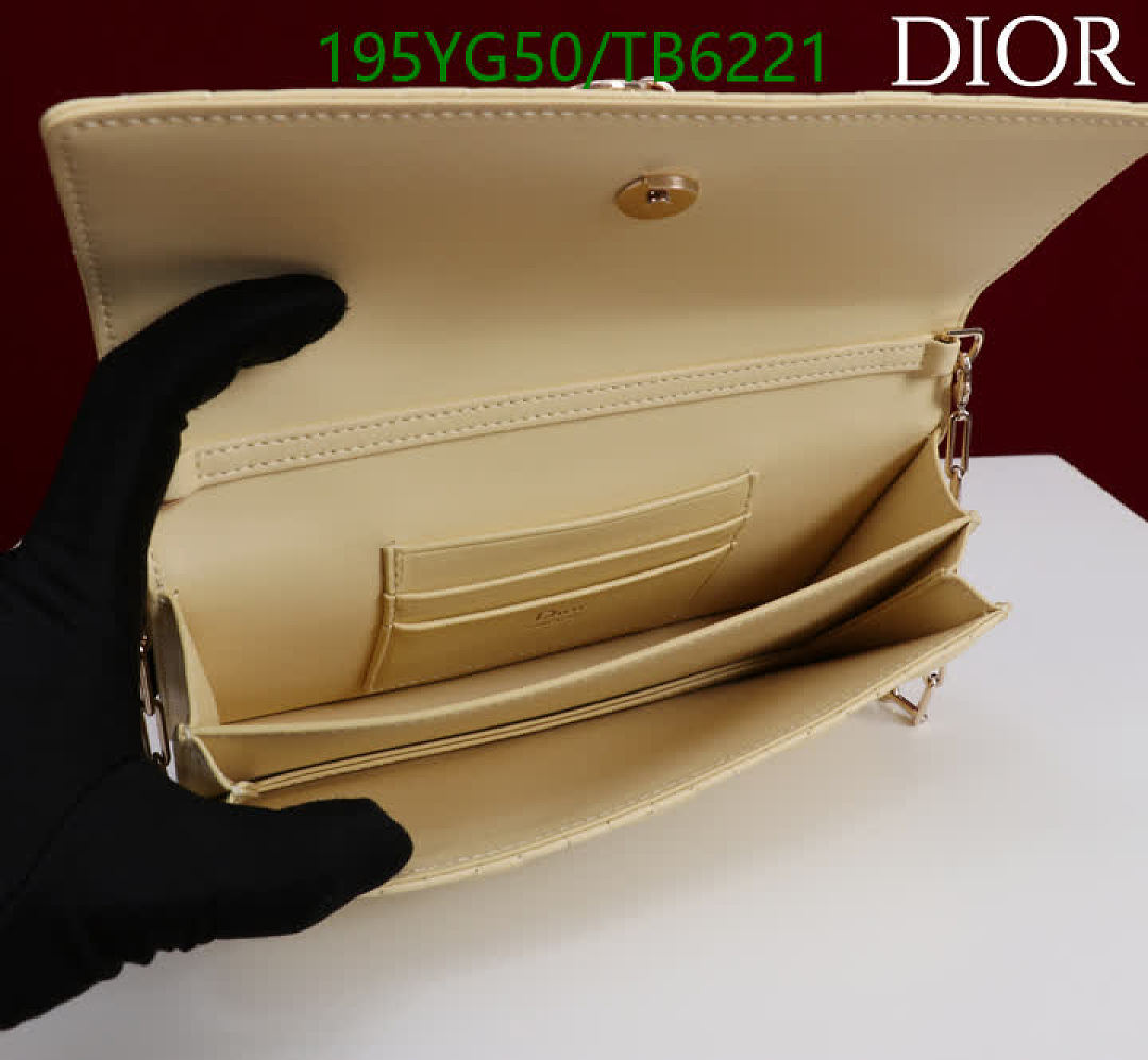 Dior-Bags(5A) Code: TB6221 $: 195USD