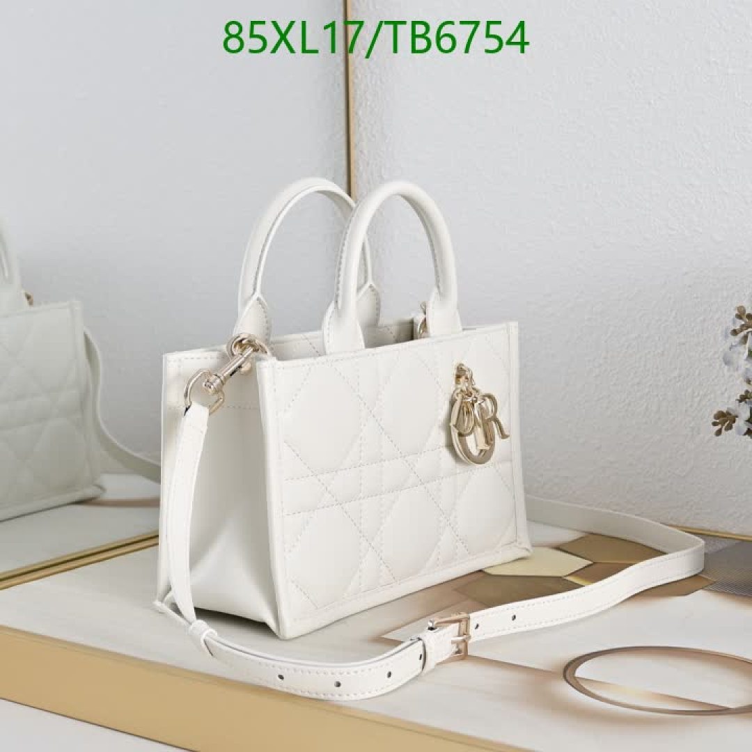 Dior-Bags(4A) Code: TB6754 $: 85USD