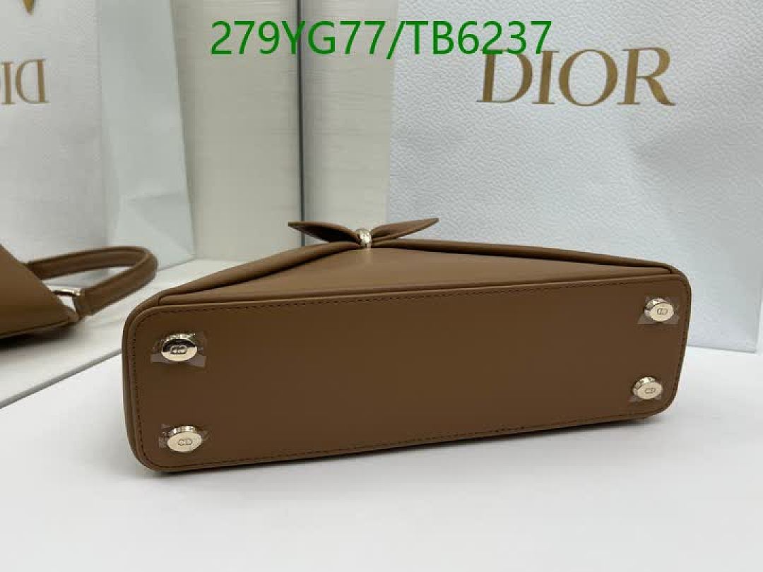 Dior-Bags(5A) Code: TB6237 $: 279USD