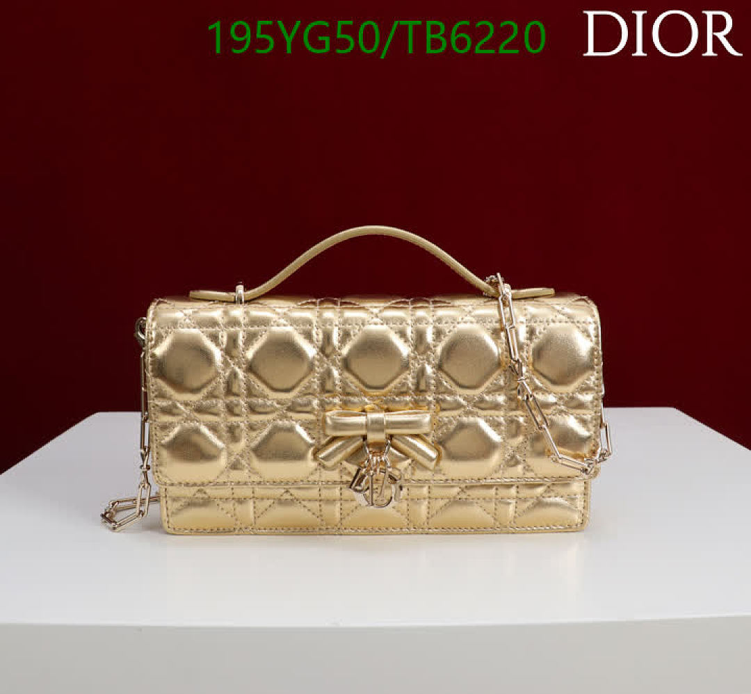 Dior-Bags(5A) Code: TB6220 $: 195USD