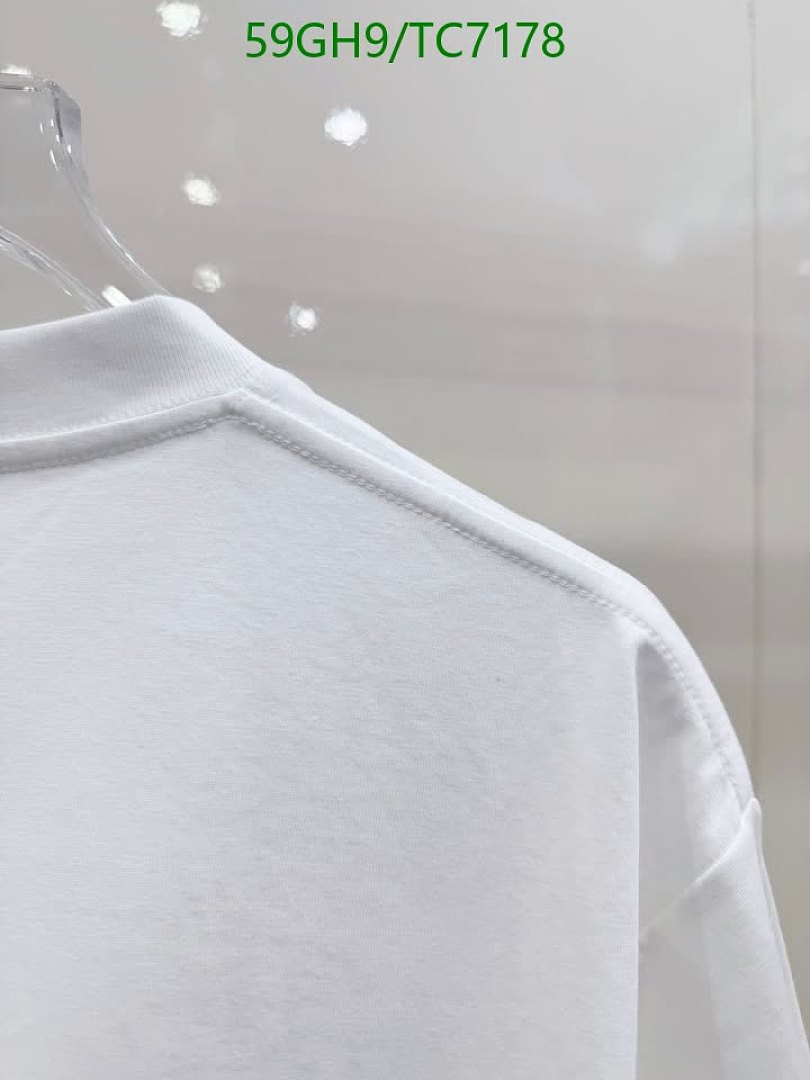 Burberry-Clothing Code: TC7178 $: 59USD