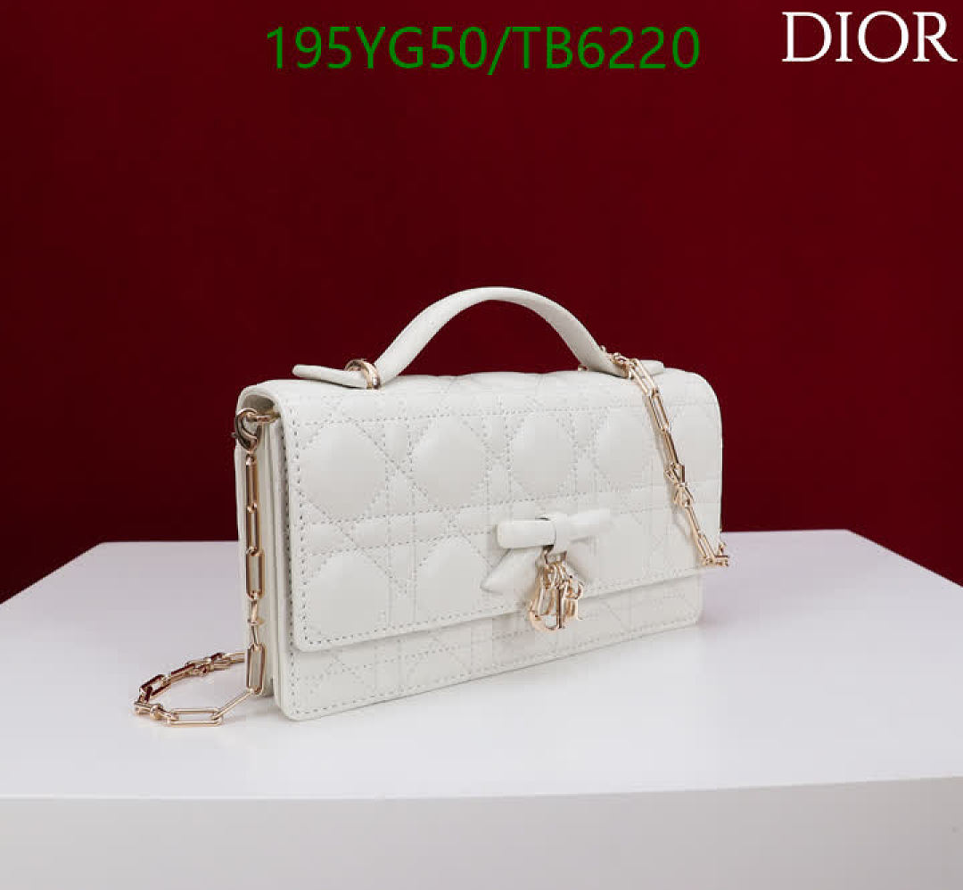 Dior-Bags(5A) Code: TB6220 $: 195USD