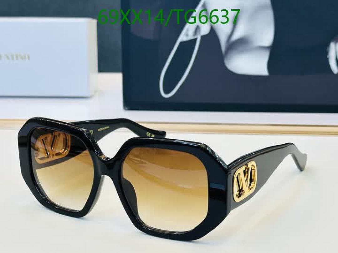 Valentino-Glasses Code: TG6637 $: 69USD