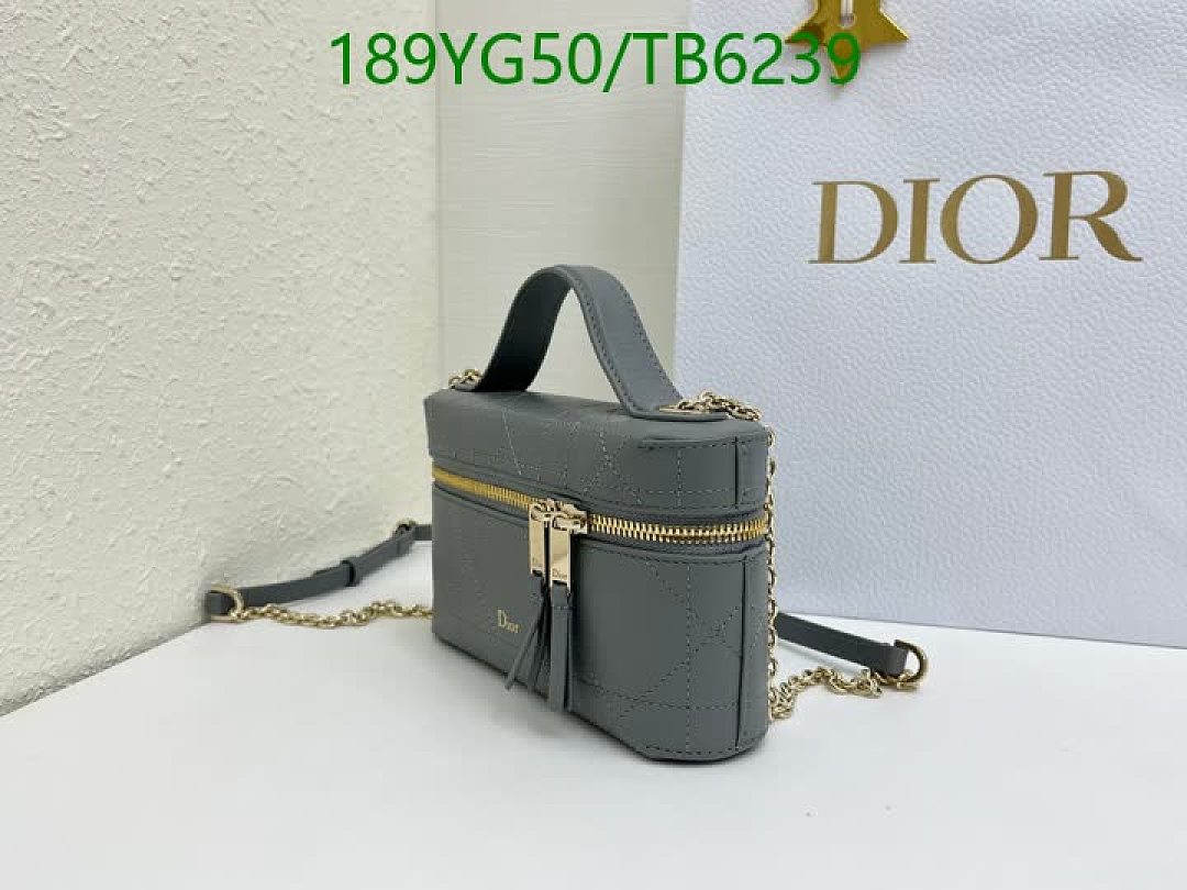 Dior-Bags(5A) Code: TB6239 $: 189USD