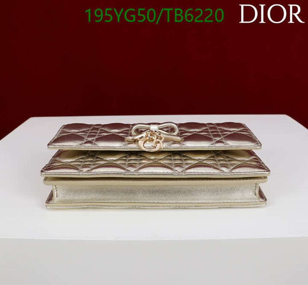 Dior-Bags(5A) Code: TB6220 $: 195USD
