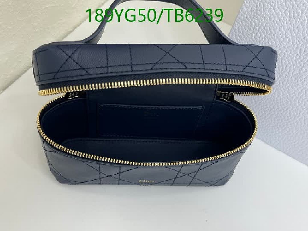 Dior-Bags(5A) Code: TB6239 $: 189USD
