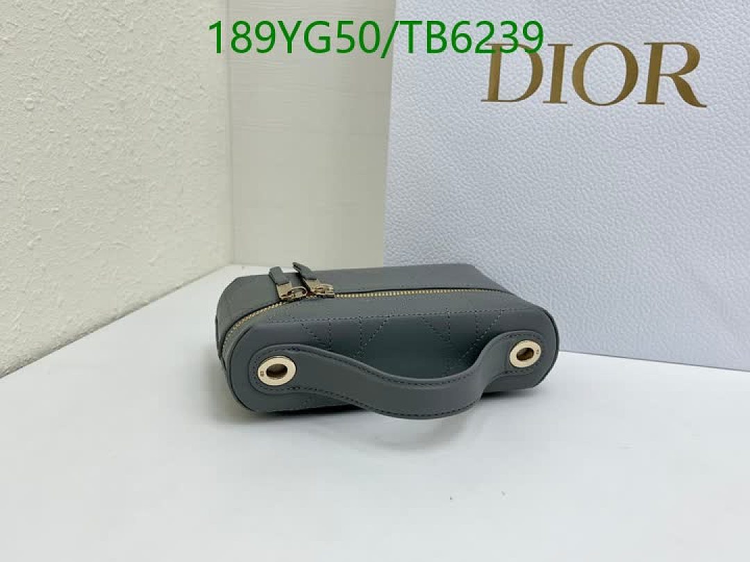 Dior-Bags(5A) Code: TB6239 $: 189USD