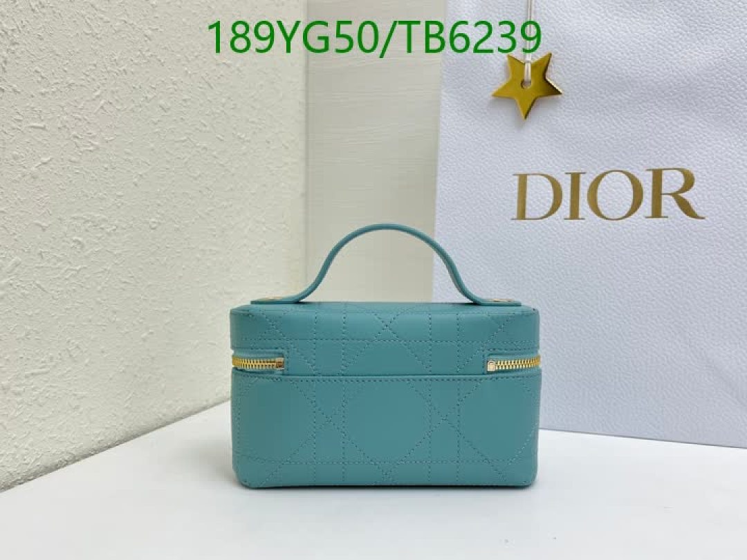 Dior-Bags(5A) Code: TB6239 $: 189USD