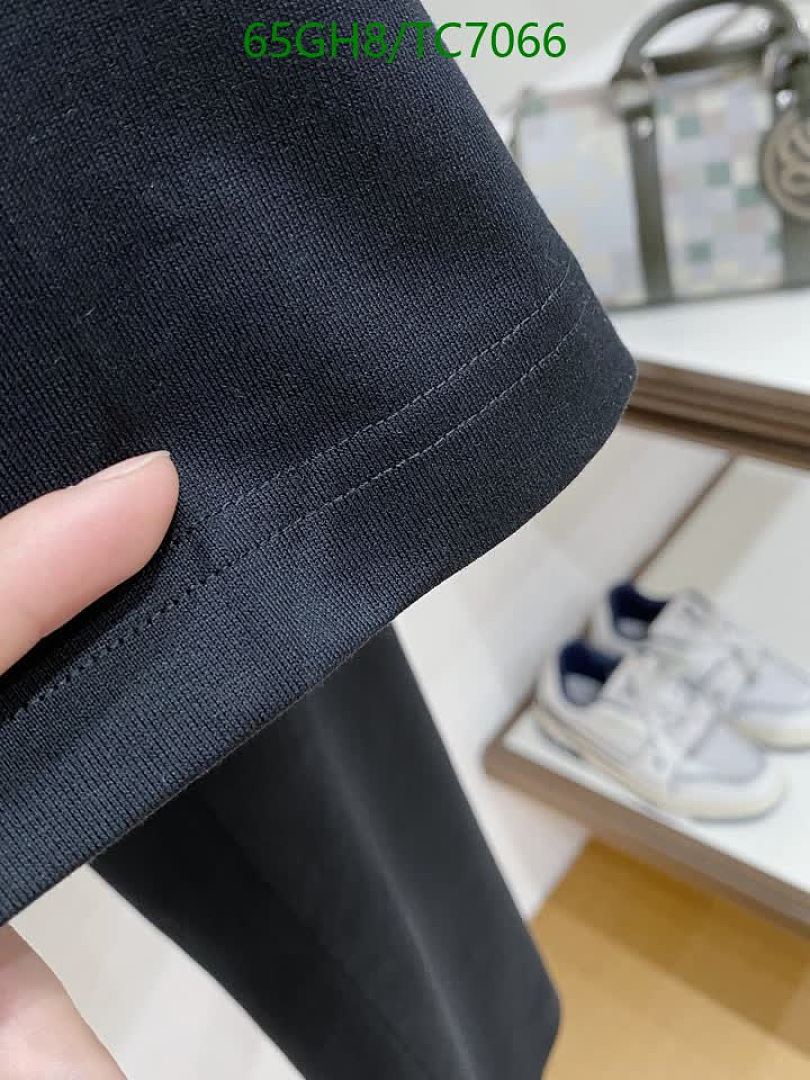 LV-Clothing Code: TC7066 $: 65USD