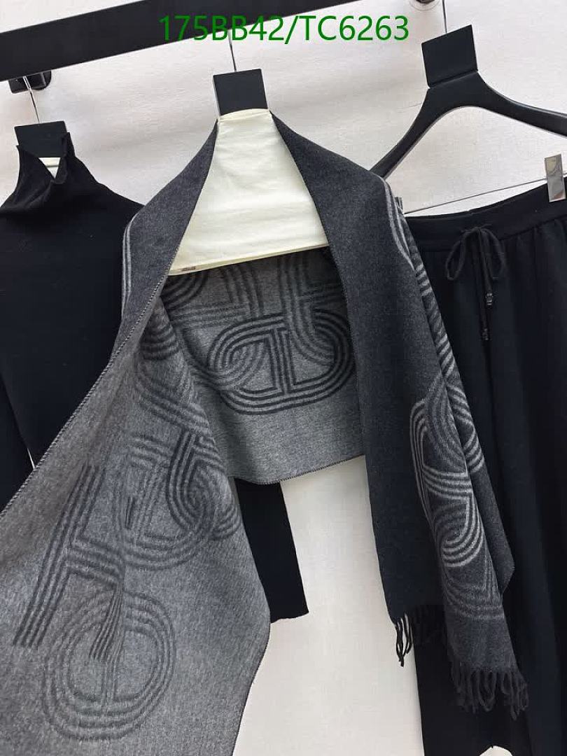 LV-Clothing Code: TC6263 $: 175USD
