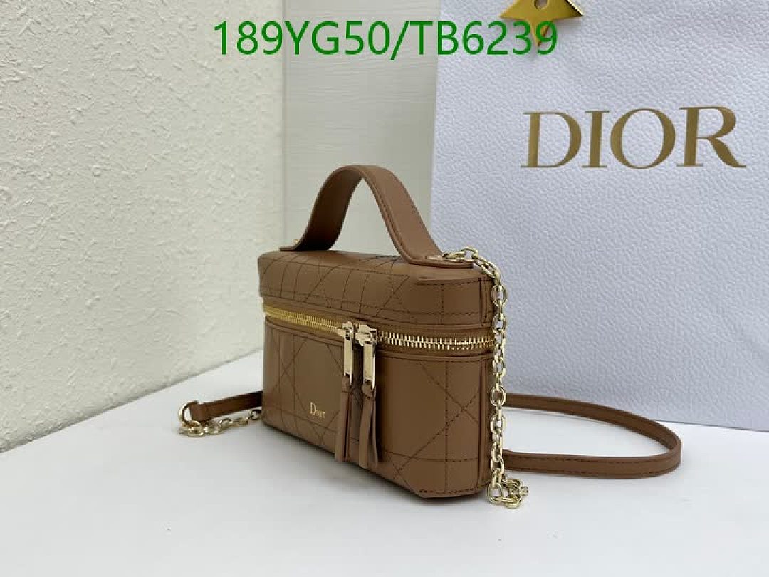 Dior-Bags(5A) Code: TB6239 $: 189USD