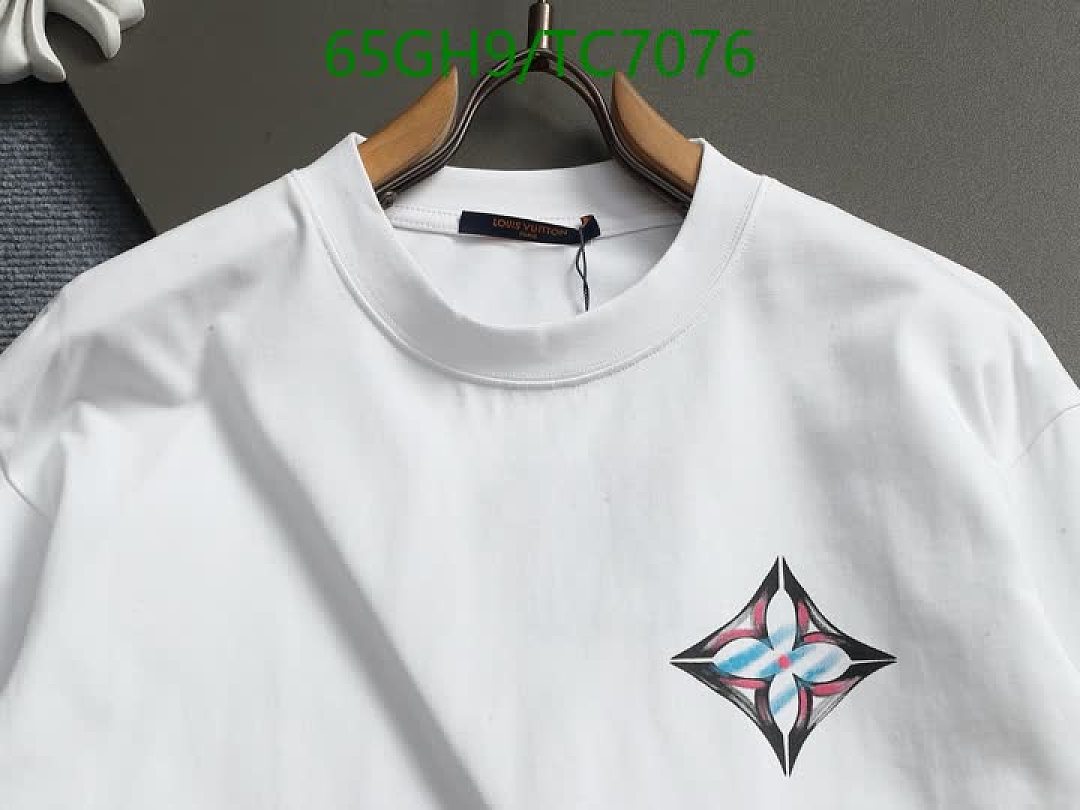 LV-Clothing Code: TC7076 $: 65USD