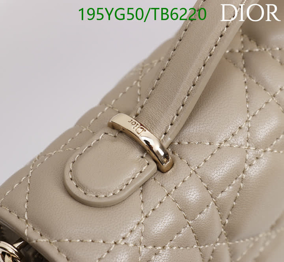 Dior-Bags(5A) Code: TB6220 $: 195USD