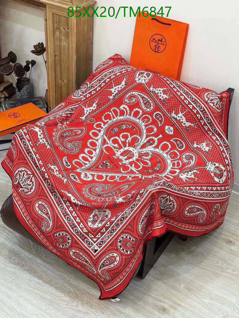 Hermes-Scarves Code: TM6847 $: 85USD